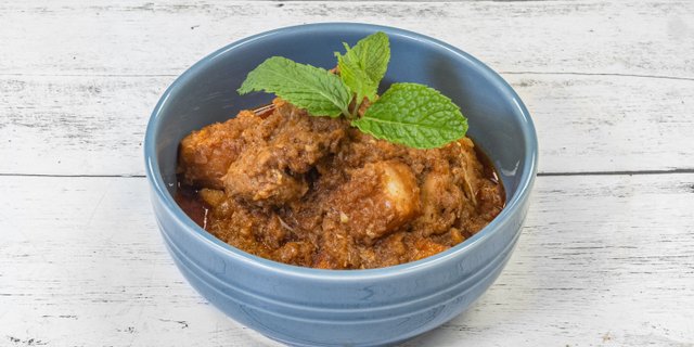 Burmese-Style Red Curry w/ Pork