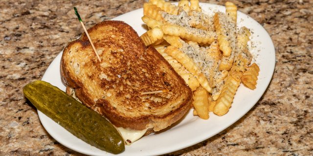 Grilled Chicken Melt Sandwich