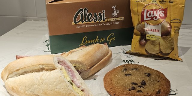 Traditional Sandwich Box
