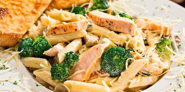 Chicken & Broccoli Pasta