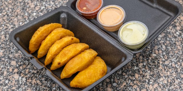 Empanada Power Boxed Lunch