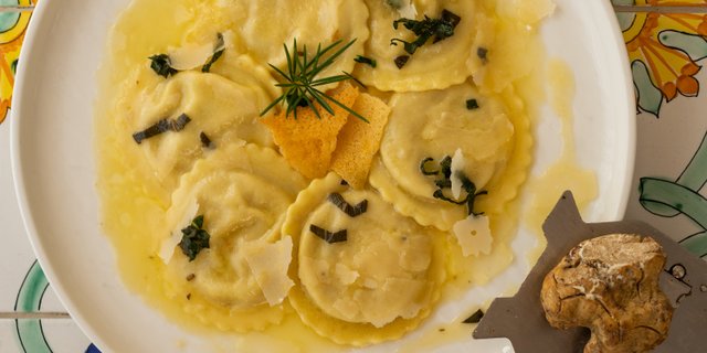 Ravioli Di Zucca Tartufo