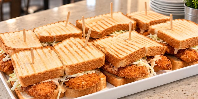 Signature Sandwich & Salad Combo