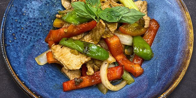 Chili & Basil Leaves