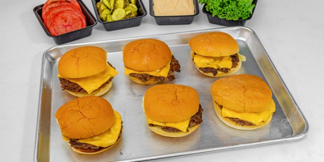 Specialty Cheeseburger Platter