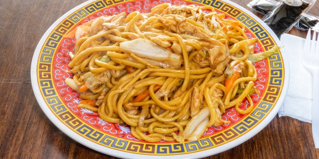 Chicken Lo Mein
