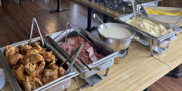 Joe Huber’s Traditional Country Platter Dinner Set Buffet-Style