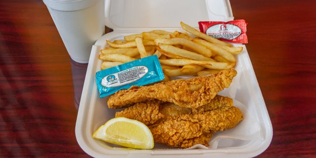 Chicken Tenders w/ Fries