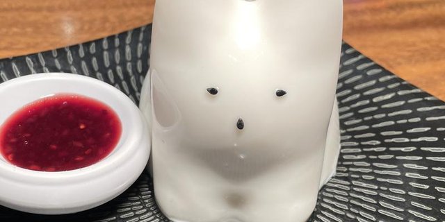 Jiggling Coconut Pudding
