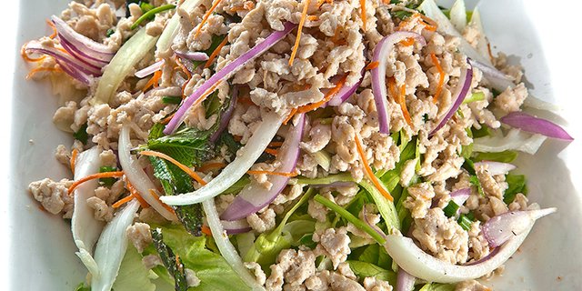 Larb Gai Salad Tray