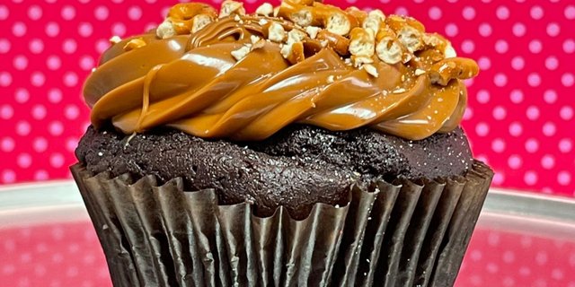 Caramel Crunch Cupcake