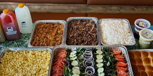 15-Person Luau Package