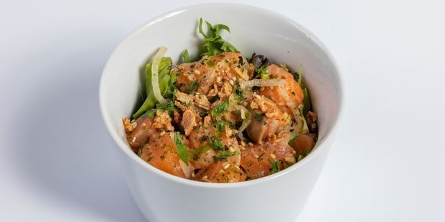 Mini Poke Salad Ginger Ponzu Salmon