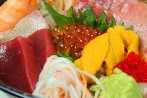 Sakura Sushi & Sashimi Combo Platter
