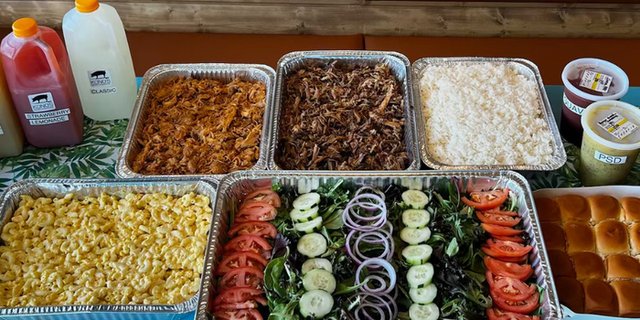 15-Person Luau Package