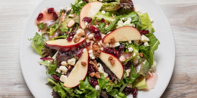 Cran-Apple Pecan Salad