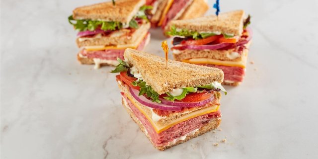 Black Angus Club Sandwich Box