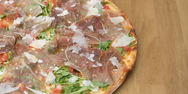 Maria 13" Pizza