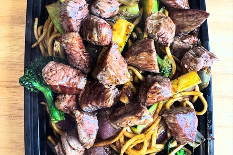 Steak Stir-Fry Lo Mein Tray