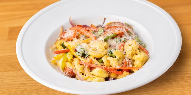 Tortellini Primavera Tray