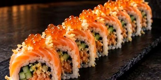 Salmon Titanic Roll