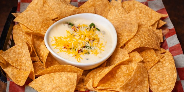 Chips & Queso