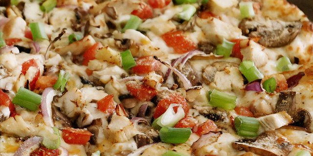 Garlic Chicken Pizza
