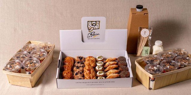 Parfaits & Mini Pastries-Large