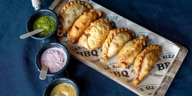 30 Empanadas