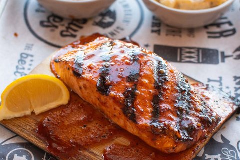 Salmon Filet W/ 2 Sides