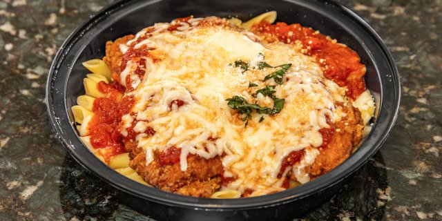 Chicken Parmesan w/ Ziti