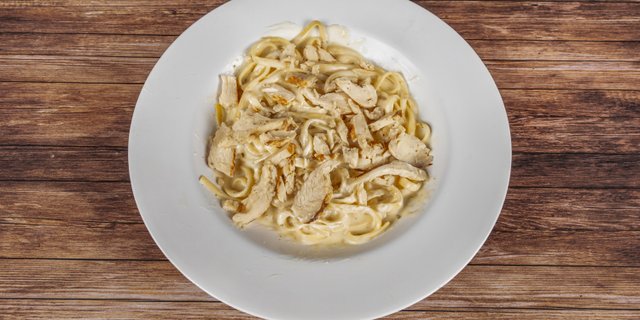 Chicken Fettuccine Alfredo Tray