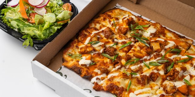 Buffalo Chicken Flatbread Boxed Lunch