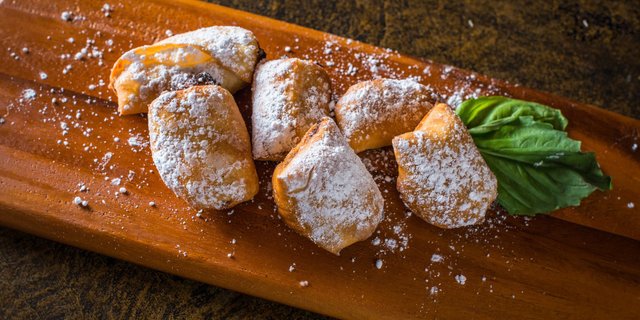 Sweet Cinnamon Knots