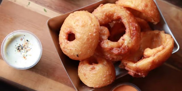 Beer-Battered Maui Onion Rings
