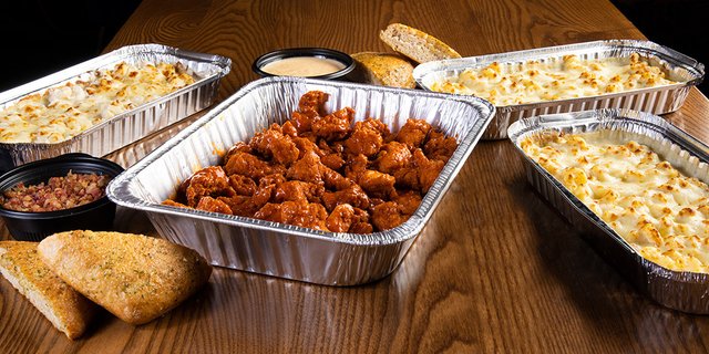 Buffalo Chicken Mac & Cheese Bar