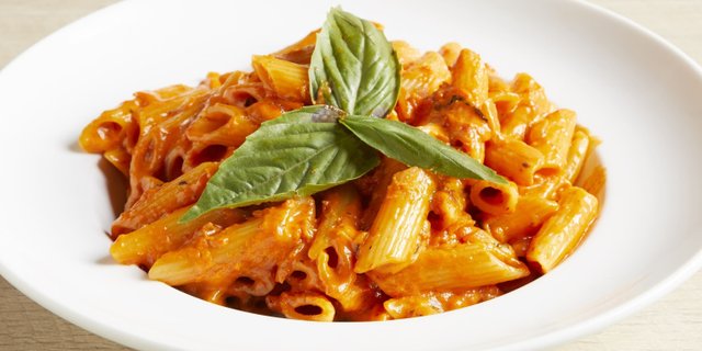 Individual Pasta w/ Vodka Sauce