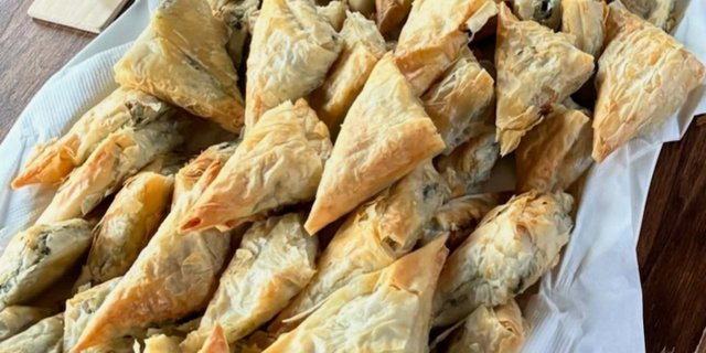 1oz Spanikopita Pies