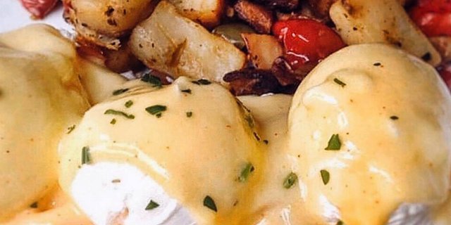 Smoked Salmon Benedict
