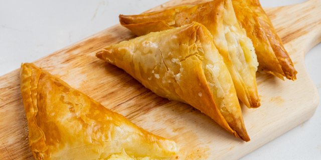 Tiropitakia (3-Cheese Pies)