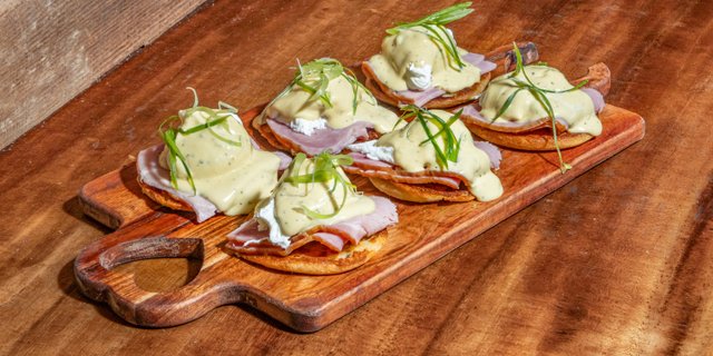 Classic Eggs Benedict