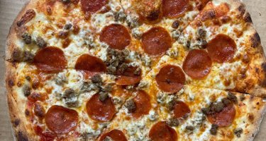 Jonuzi’s Pizza