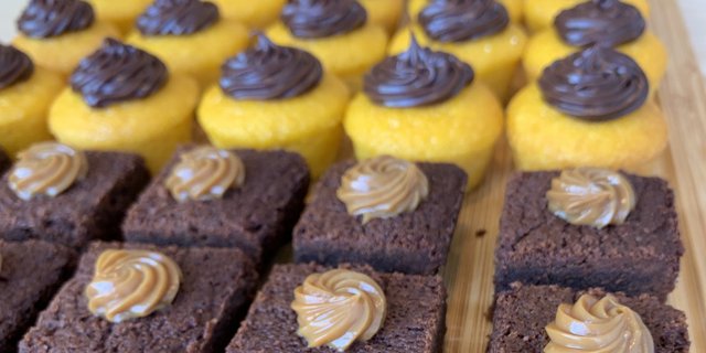 Mini Cupcakes Dozen