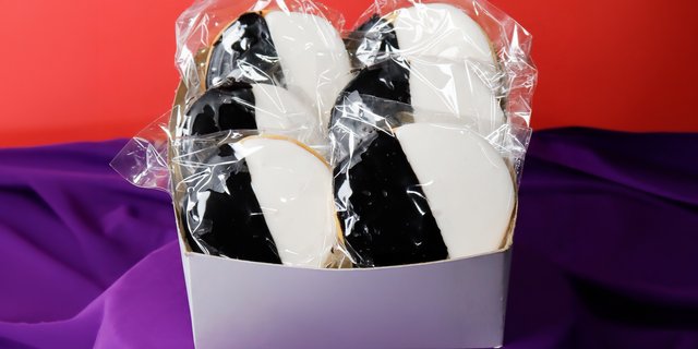 New York Black & White Cookies