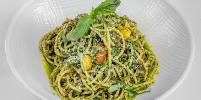 Spaghetti w/ Pesto Sauce