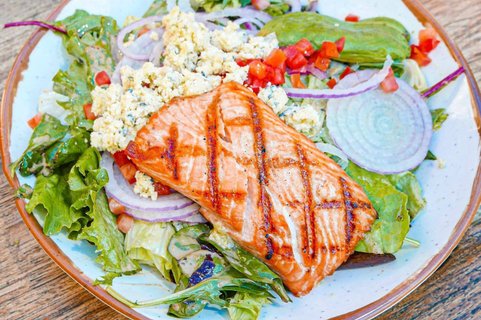 Grilled Salmon Salad
