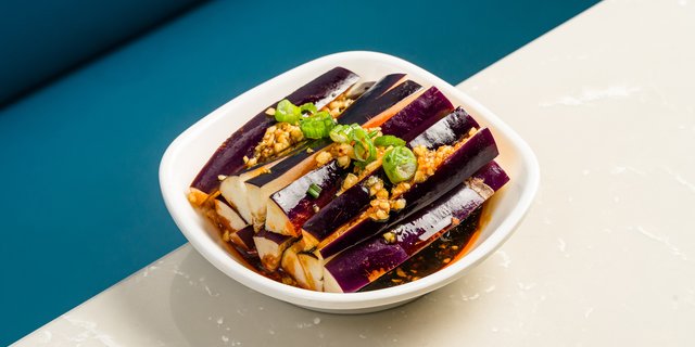 Eggplant w/ Garlic Dressing