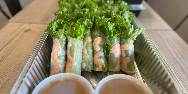 16-Piece Shrimp Spring Roll Tray