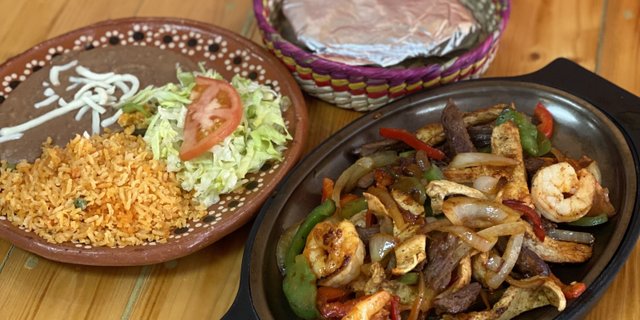Steak & Shrimp Fajita Tray