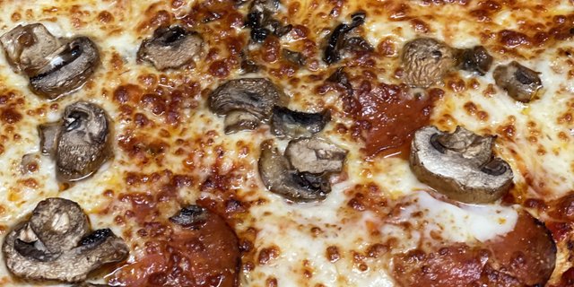 Al Fungi Pizza